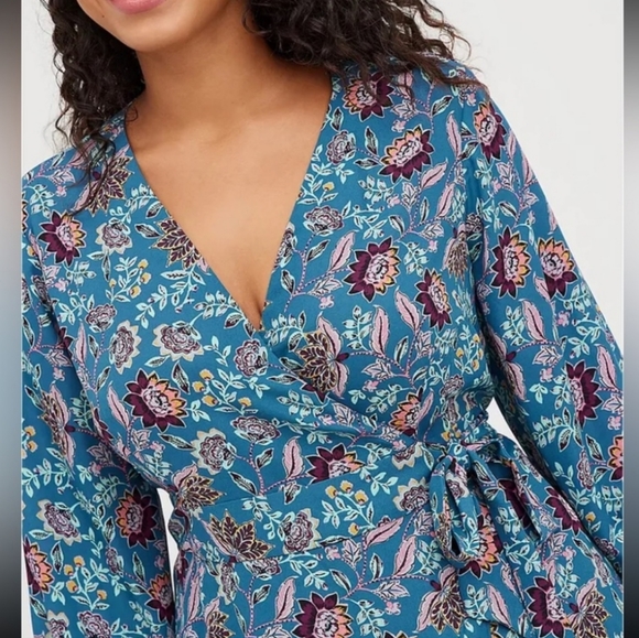 Torrid Floral Georgette Floral Wrap Peasant Top - Picture 7 of 15